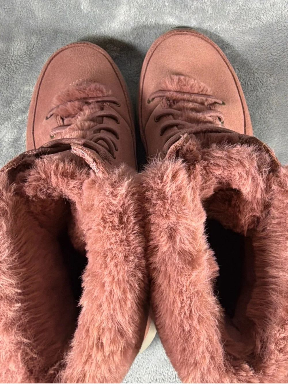 Skechers mauve lace-up faux-fur winter boots